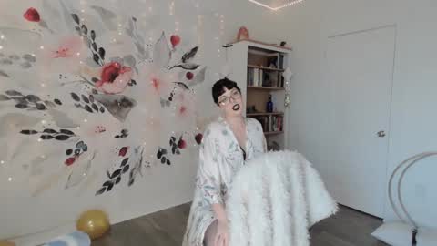 Natasha Luxxx online show from 12-10-24, 09:43