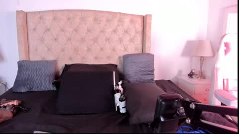 Natalia online show from 10-29-25, 03:09