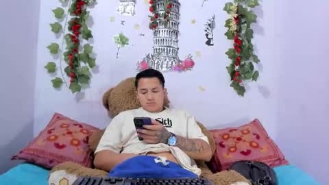 nataliaandjulliam online show from 09-16-25, 07:42