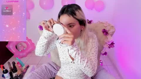 Snapshot of nataliahenao_69 chatting on 11-11-25, 03:45 Nataliua Henao online show from 11-11-25, 03:45