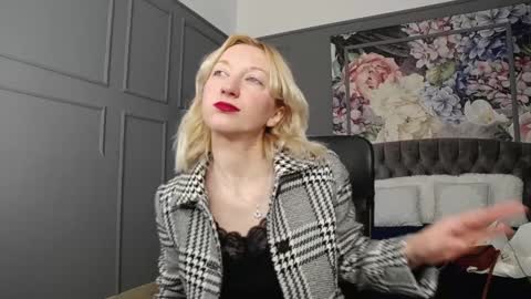 Natalie online show from 12-21-24, 07:56