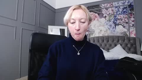 Natalie online show from 12-27-24, 07:40
