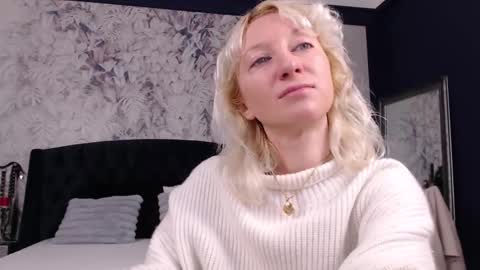 Natalie online show from 12-21-25, 06:09