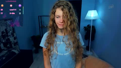 Natalie online show from 09-28-25, 05:13