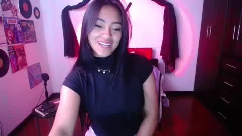 Nataly Escobar online show from 12-23-24, 05:22