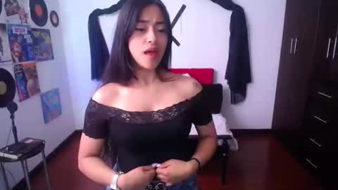 Nataly Escobar online show from 12-26-24, 05:19