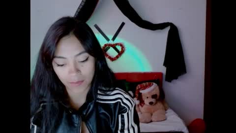 Nataly Escobar online show from 03-12-25, 12:04