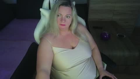 Snapshot of natascha1202 chatting on 12-24-24, 12:44 Natalli online show from 12-24-24, 12:44