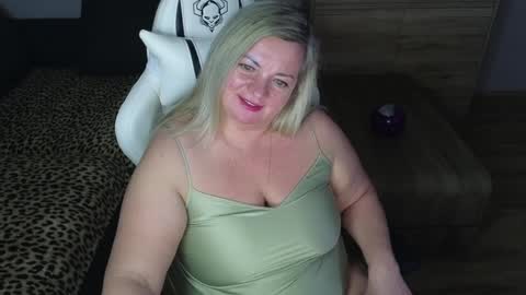 Snapshot of natascha1202 chatting on 01-17-25, 03:34 Natalli online show from 01-17-25, 03:34