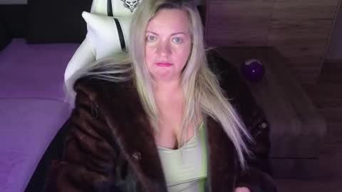 Snapshot of natascha1202 chatting on 02-19-25, 11:36 Natalli online show from 02-19-25, 11:36