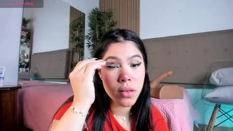 Natasha Sccott online show from 01-26-25, 05:13