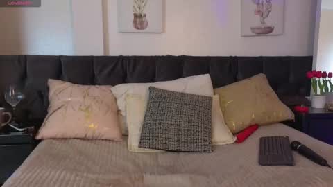  Natasha Kinski  online show from 09-17-25, 07:48