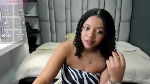 Snapshot of natasha_rose__ chatting on 09-13-25, 07:35 N A T A S H A online show from 09-13-25, 07:35