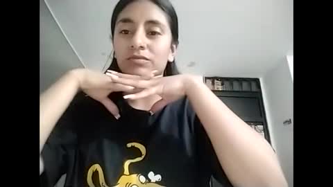 Snapshot of natasha_shine22 chatting on 09-20-25, 02:12 natasha_shine22 online show from 09-20-25, 02:12