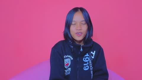 Snapshot of natchac chatting on 12-11-24, 01:15 Natcha C online show from 12-11-24, 01:15