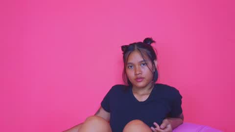 Snapshot of natchac chatting on 12-11-24, 10:25 Natcha C online show from 12-11-24, 10:25