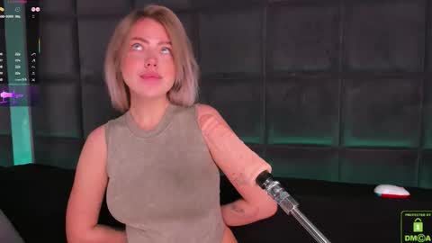 Snapshot of natehalll chatting on 11-21-25, 11:42 NATE online show from 11-21-25, 11:42