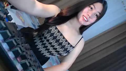 Queen Marga online show from 10-27-25, 01:42