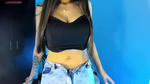 Snapshot of nathalie_rose chatting on 12-30-24, 01:26 Nathalie online show from 12-30-24, 01:26