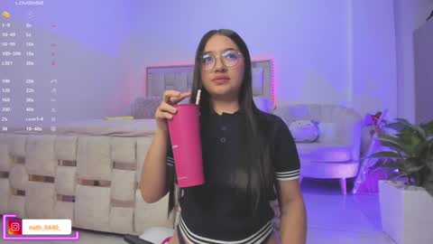 Snapshot of nathaly_star04 chatting on 02-09-25, 03:32 online show from 02-09-25, 03:32