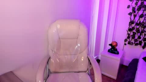 nathalyy_ds online show from 02-10-26, 07:18