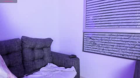 Nathilie steele online show from 10-15-25, 11:05