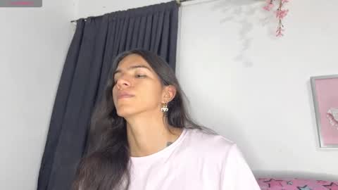 Snapshot of nati_sm chatting on 11-11-25, 05:29 Nati online show from 11-11-25, 05:29