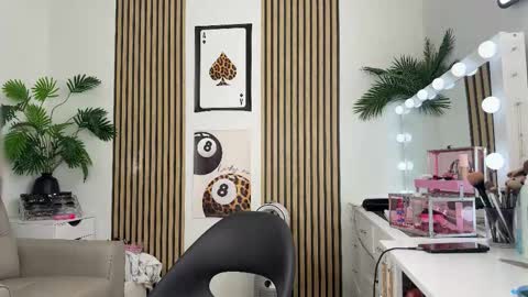 NATTY FIERROS online show from 10-10-25, 09:58