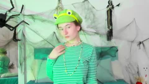 Meri online show from 10-26-25, 06:19