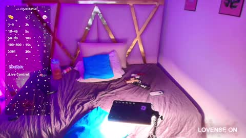 Snapshot of naturall_latina_ chatting on 12-04-24, 09:18 Sofia online show from 12-04-24, 09:18