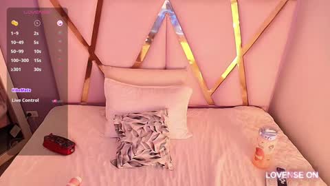 Snapshot of naturall_latina_ chatting on 12-12-24, 03:21 Sofia online show from 12-12-24, 03:21