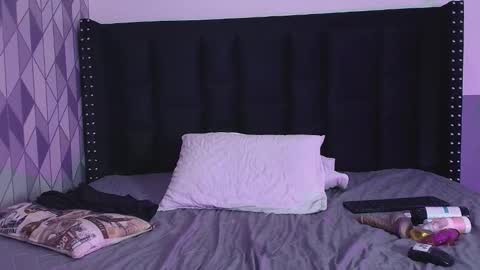 Gwen  online show from 12-25-24, 10:27