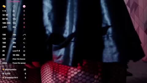 Gwen  online show from 02-25-25, 07:58