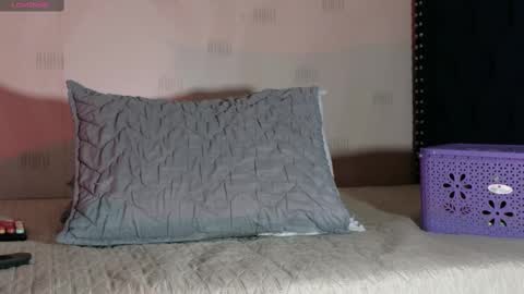 Gwen  online show from 10-02-25, 07:43