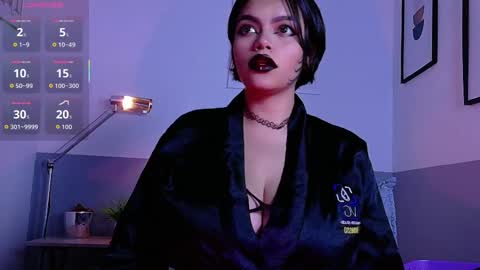 Gwen  online show from 10-30-25, 07:36