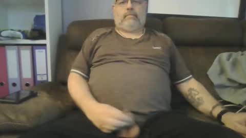 Snapshot of naturistmale45 chatting on 01-17-25, 10:44 naturistmale45 online show from 01-17-25, 10:44