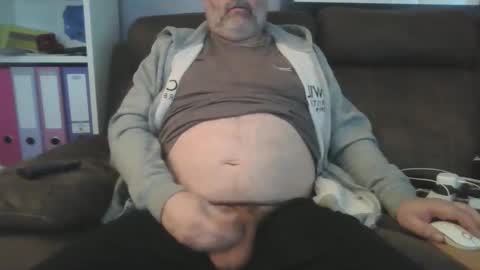 Snapshot of naturistmale45 chatting on 02-03-25, 01:08 naturistmale45 online show from 02-03-25, 01:08