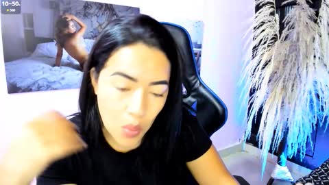 Natalia online show from 10-31-25, 06:53