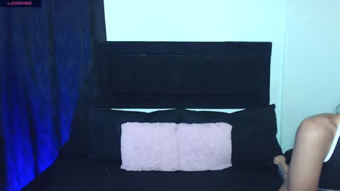 Snapshot of naty_cami_ chatting on 01-27-25, 11:00 naty_cami_ online show from 01-27-25, 11:00