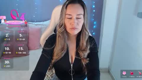 Natalia online show from 12-17-25, 01:11
