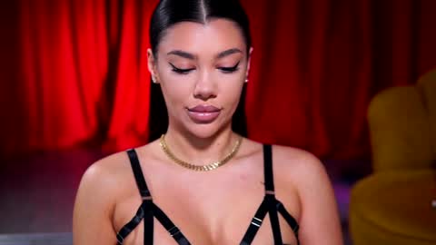 Snapshot of natydesiree chatting on 01-06-25, 07:13 Naty online show from 01-06-25, 07:13