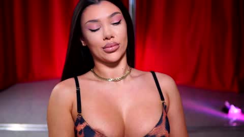 Snapshot of natydesiree chatting on 01-11-25, 07:27 Naty online show from 01-11-25, 07:27