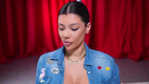 Snapshot of natydesiree chatting on 01-30-25, 07:26 Naty online show from 01-30-25, 07:26