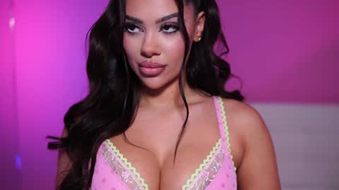 Snapshot of natydesiree chatting on 02-08-25, 10:29 Naty online show from 02-08-25, 10:29