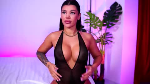 Snapshot of natydesiree chatting on 09-12-25, 07:30 Naty online show from 09-12-25, 07:30