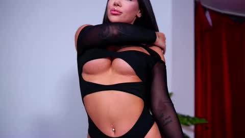 Snapshot of natydesiree chatting on 09-23-25, 07:44 Naty online show from 09-23-25, 07:44