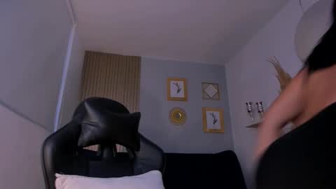 Naty Ferrer online show from 10-02-25, 10:44