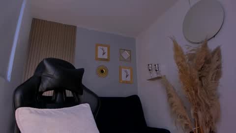 Naty Ferrer online show from 10-08-25, 10:51