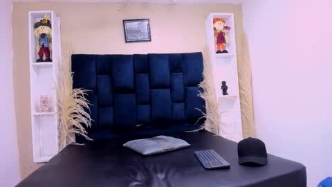 natzuki_ online show from 11-04-25, 11:42