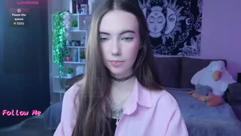 Nikki online show from 10-21-25, 03:29
